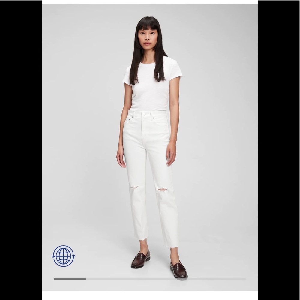 Like-new Gap distressed white jeans, size 30s